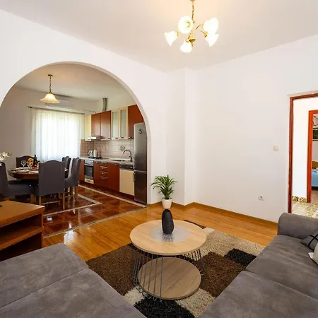 Apartamento Amazing In With Kitchen Galovac (Zadar)