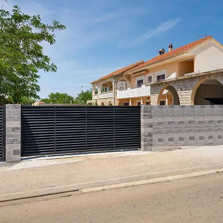 Amazing In With Kitchen Galovac (Zadar)
