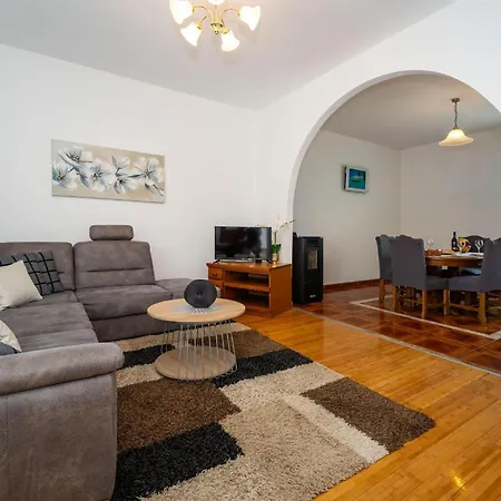 2 Bedroom Amazing In Apartament *